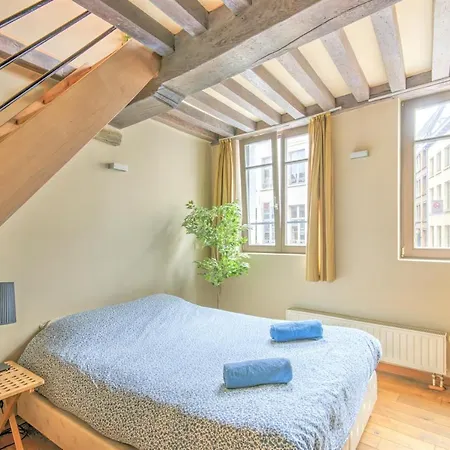Tempel Cathedral In The Heart Of Apartment